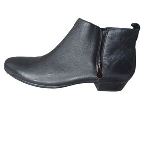 Munro American Black Ankle Boots Womans Size 9 & 1/2 Narrow, original box